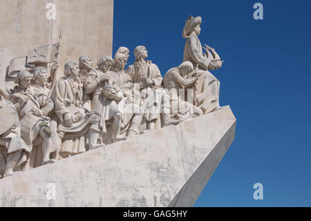 Monuments historiques. Le Monument des Découvertes dans la région de Belém célèbre les grands héros de l'âge portugais d'exploration et de découverte. Lisbonne, Portugal. Banque D'Images