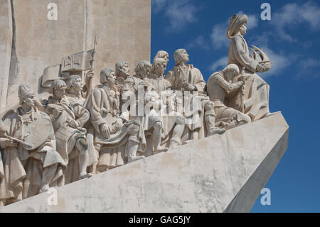 Monuments historiques. Le Monument des Découvertes dans la région de Belém célèbre les grands héros de l'âge portugais d'exploration et de découverte. Lisbonne, Portugal. Banque D'Images