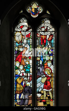 St Edmund King Ethelwulf en visite dans la cathédrale de Winchester moderne du xxe siècle, vitrail, église St Edmunds Banque D'Images