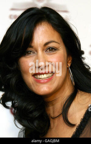 Polly Samson arrive pour les Costa Book Awards 2007 à l'hôtel Intercontinental de Londres. Banque D'Images