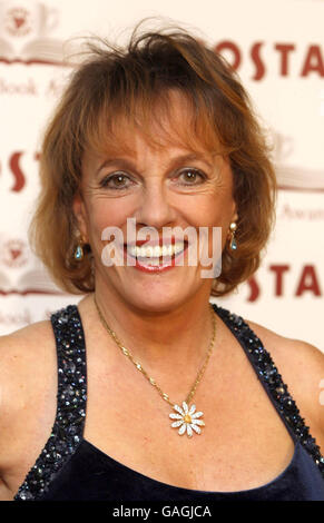 Esther Rantzen arrive pour les Costa Book Awards 2007 à l'hôtel Intercontinental de Londres. Banque D'Images