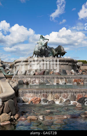 La Fontaine Gefion (Gefionspringvandet) sur le port à l'Langeliniepark à côté de la citadelle Kastellet à Copenhague. Banque D'Images