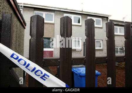 La scène au 3 Ballantrae Road dans le Lanarkshire où Barry Simpson a été attaqué avec un fusil de chasse dans la nuit du lundi 21 janvier 2008. Banque D'Images