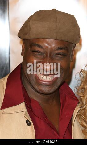 Michael Clarke Duncan arrive à la première de Welcome Home Roscoe Jenkins au Grauman's Chinese Theatre, Los Angeles. Banque D'Images