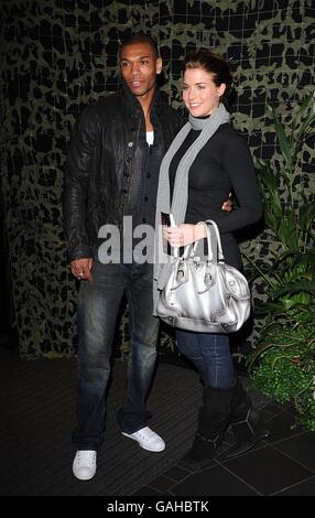 Rambo Royaume-Uni première - Londres.Gemma Atkinson et Marcus Bent arrivent pour la première britannique de Rambo au vue West End, Londres Banque D'Images