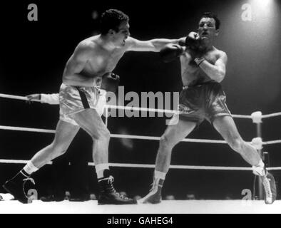 Boxing - Heavyweight Bout - Brian London v Billy Walker Banque D'Images