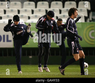 Le capitaine des Rangers Barry Ferguson (à gauche), Lee McCulloch et Christian Dailly (à droite) lors d'une séance d'entraînement au stade Apostolos Nikolaidis, Athènes, Grèce. Banque D'Images