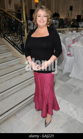 JO Baker-Watson, 49 ans, du Herefordshire, a remporté le prix de la maman inspirée du magazine Tesco 2008 au Waldorf Hilton Hotel, dans le centre de Londres. Banque D'Images