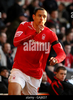 Nathan Tyson, de Nottingham Forest, célèbre ses points lors du match Coca-Cola League One au City Ground, à Nottingham. Banque D'Images