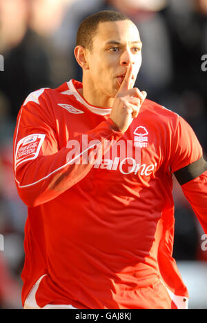 Football - Coca-Cola football League One - Nottingham Forest / Swindon Town - City Ground.Nathan Tyson, de Nottingham Forest, célèbre le but d'ouverture du match Banque D'Images