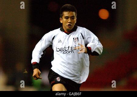 Soccer - Worthington Cup - quatrième tour - Wigan Athletic v Fulham. Junichi Inamoto, Fulham Banque D'Images