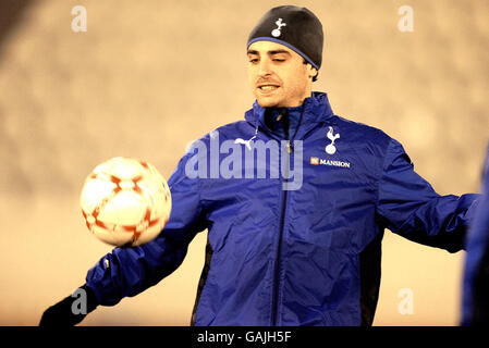 Football - Tottenham Hotspur entraînement - Stade Evzena Rosickeho.Dimitar Berbatov de Tottenham Hotspur pendant la session d'entraînement a au stade Evzena Rosickeho, Prague, République tchèque. Banque D'Images