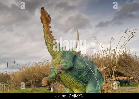 Athènes, Grèce 17 janvier 2016. Portrait de dinosaures gigantesques au parc des dinosaures en Grèce. Banque D'Images