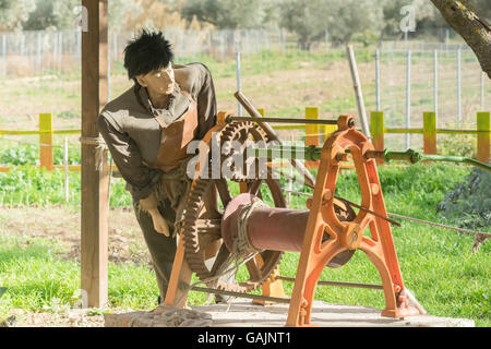 Athènes, Grèce 17 janvier 2016. Modèle d'une ancienne ferme traditionnelle au travailleur un parc. Banque D'Images