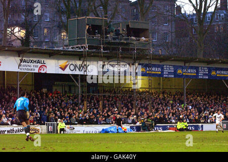 Les caméras de télévision de la BBC au gay Meadow, stade de Shrewsbury Town pour le match de la coupe Everton Banque D'Images