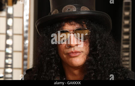 Slash participe au lancement de ses guitares Gibson et Epiphone SLASH les Paul, édition limitée, aux studios Gibson Guitar, dans le centre de Londres. Banque D'Images