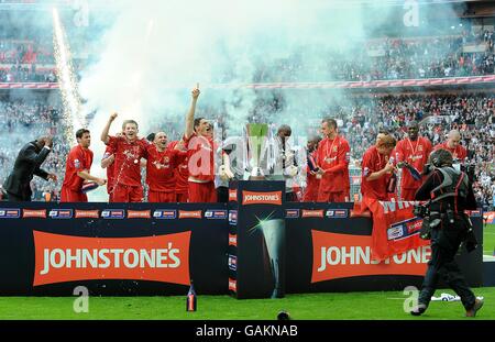 Soccer - finale du Trophée Johnstone's Paint - Milton Keynes Dons v Grimsby Town - Stade de Wembley Banque D'Images