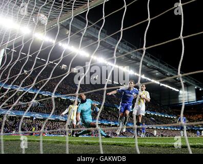 Football - UEFA Champions League - quart de finale - deuxième étape - Chelsea / Fenerbahce - Stamford Bridge.Frank Lampard, de Chelsea, marque le deuxième but du match Banque D'Images