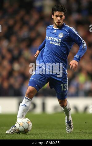 Football - Ligue des champions de l'UEFA - Premier tour Knockout - deuxième pied - Chelsea v Olympiakos - Stamford Bridge. Michael Ballack, Chelsea Banque D'Images