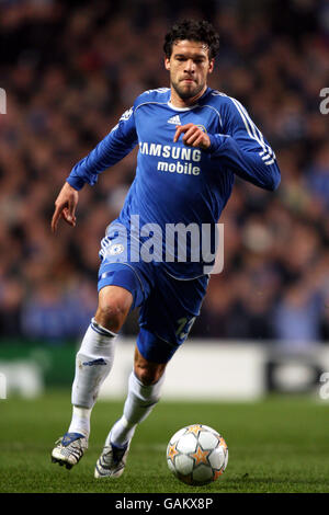 Football - Ligue des champions de l'UEFA - Premier tour Knockout - deuxième pied - Chelsea v Olympiakos - Stamford Bridge. Michael Ballack, Chelsea Banque D'Images