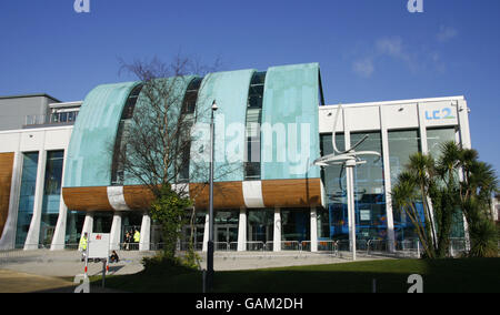 Vue générale du centre de loisirs LC2 récemment rénové de Swansea. Banque D'Images