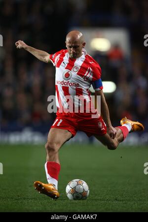 Football - Ligue des champions de l'UEFA - Premier tour Knockout - deuxième pied - Chelsea v Olympiakos - Stamford Bridge. Predrag Djordjevic, Olympiakos Banque D'Images