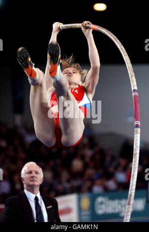 Athlétisme - Norwich Union International - Kelvin Hall, Glasgow.Svetlana Feofanova, de Russie, sur la voie de la création d'un nouveau record mondial en salle Banque D'Images