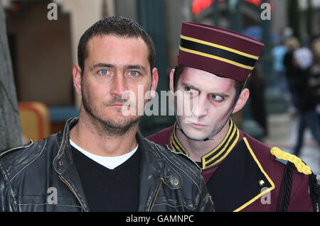 Will Mellor est vu à la Tour Twilight zone de Terror, une nouvelle promenade ouvrant dans le cadre de la célébration du 15e anniversaire de Disneyland Paris. Banque D'Images