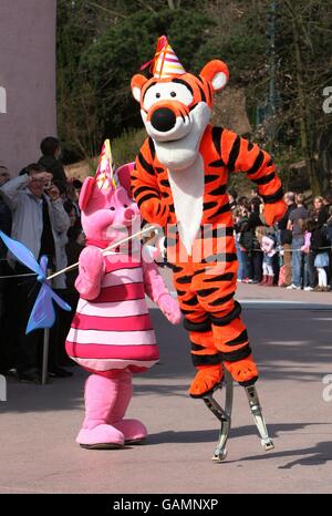Vue générale de la Parade Disney à Disneyland Paris. Banque D'Images