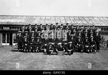 Image - Le lieutenant Philip Mountbatten assiste aux cours de la Marine - École de sous-officiers de la Marine royale, Kingsmoor Banque D'Images