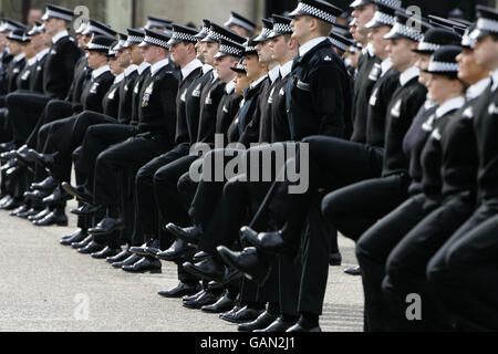 Un point de vue général au collège de police de Tulliallan montrant les derniers lot de nouvelles recrues lors de leur parade de départ Banque D'Images