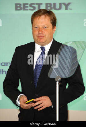 Charles Dunstone, directeur général de Carphone Warehouse, lors d'une conférence de presse à Londres. Banque D'Images