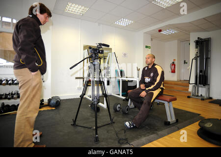 Cricket - Surrey Feature - Scott Newman - The Brit Oval. Scott Newman, de Surrey, devant la caméra Banque D'Images