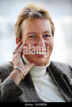 Chef gendarme de la police de Cambridgeshire Julie Spence, après une conférence de l'ACPO à laquelle a assisté aujourd'hui le secrétaire à l'intérieur Jaqui Smith, à Londres. Banque D'Images