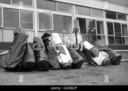 Golf - Ryder Cup - Grande-Bretagne / Etats-Unis - Royal Lytham et St Annes. Énormes sacs de golf de l'équipe des États-Unis. Banque D'Images