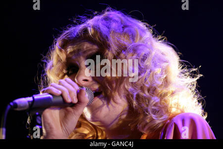 Goldfrapp en concert - London Banque D'Images