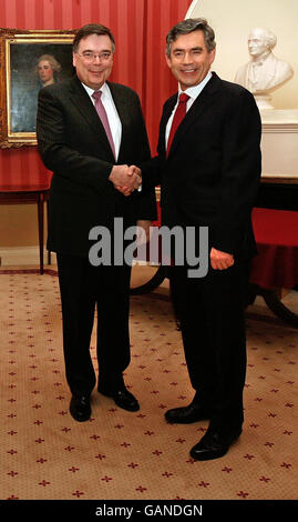 Le Premier ministre islandais Geir Haarde rencontre le Premier ministre britannique Gordon Brown au 10 Downing Street dans le centre de Londres. Banque D'Images