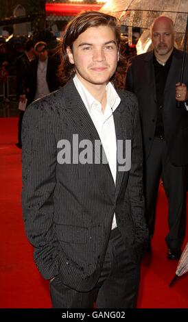 Emile Hirsch arrive pour la première britannique de Speed Racer à l'Empire Leicester Square, Londres, WC2. Banque D'Images