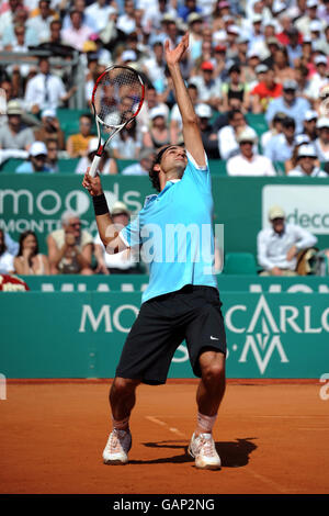 Roger Federer de Suisse en action contre David Nalbandian d'Argentine Banque D'Images