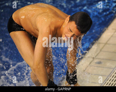 Tom Daley, plongeur en Grande-Bretagne, participe à l'événement individuel lors de la série mondiale de plongée de la FINA à Ponds Forge, Sheffield. Banque D'Images