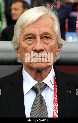 Football - Championnat d'Europe de l'UEFA 2008 - Groupe A - Suisse / République Tchèque - St Jakob-Park. Karel Bruckner, entraîneur en chef de la République tchèque Banque D'Images