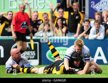 Rugby Union - Guinness Premiership - semi final - London Wasps v Bath Rugby - Adams Park.Tom Palmer de Wasps marque un essai lors du match de demi-finale de Guinness Premiership à Adams Park, High Wycombe. Banque D'Images