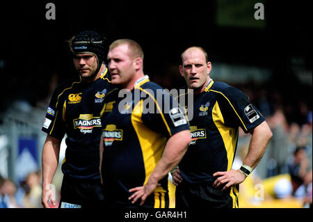 Tom Palmer de Wasps, Tim Payne et Lawrence Dallaglio pendant le match de demi-finale de la première Guinness à Adams Park, High Wycombe. Banque D'Images