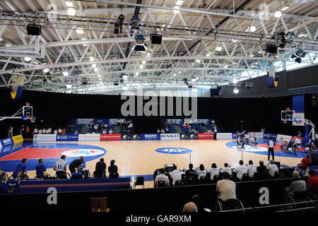 Basketball en fauteuil roulant - COUPE du monde PARALYMPIQUE VISA 2008 - SportCity - Manchester. Vue générale sur le terrain de basket-ball SportCity. Banque D'Images