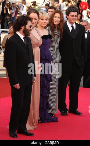 Samantha Morton, Michelle Williams et Catherine keener arrivent pour la projection officielle de 'Synecdoche, New York' au grand Auditorium Lumiere lors du 61e Festival de Cannes, France. Banque D'Images