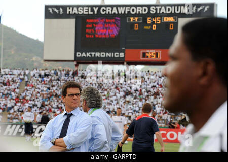 Fabio Capello, directeur de l'Angleterre, avant le match international amical au stade Hasely Crawford, Port of Spain, Trinidad. Banque D'Images