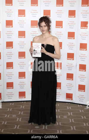 Heather O'Neill, surclassée pour son livre berceuses pour les petits criminels, arrive pour le prix Orange Broadband pour Fiction au Royal Festival Hall de la South Bank, Londres. Banque D'Images