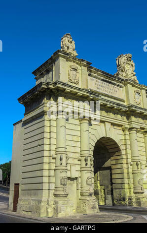 Malte, Floriana : Porte des bombes ou Porta dei Cannoni de 1697 dans la banlieue peu connu de la la capitale de Malte. Banque D'Images