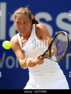 Kateryna Bondarenko en Ukraine sur le chemin de la victoire 7-6, 3-6, 7-6 sur Yanina Wickmayer en Belgique Banque D'Images