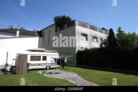 La vue arrière de la maison de Josef Fritzl au 40 Yobbstrasse, Amstetten, Autriche. On croit qu'il a emprisonné sa fille dans une cave pendant 24 ans et qu'il a fait ses sept enfants. Banque D'Images